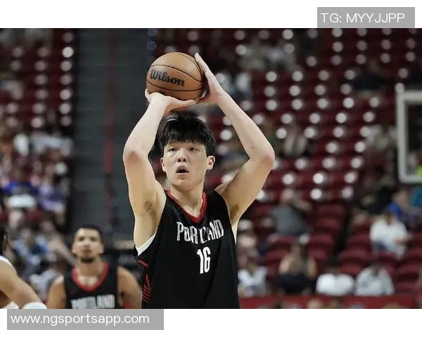 杨瀚森短暂出场仅2分钟展现实力迅速贡献4分令人期待更多表现