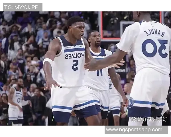 爱德华兹称赞克拉克表现出色称其提升球队整体防守能力